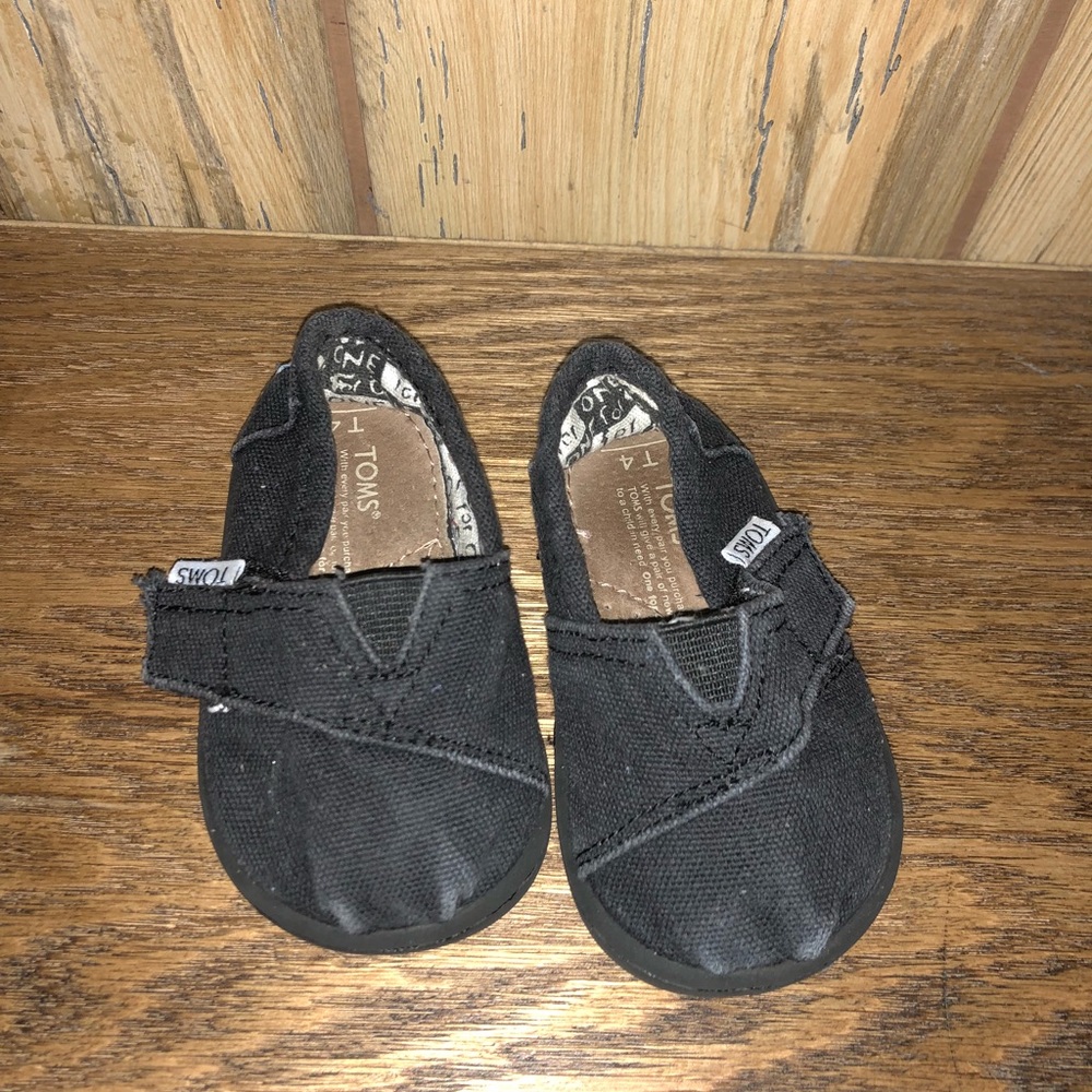 Toms